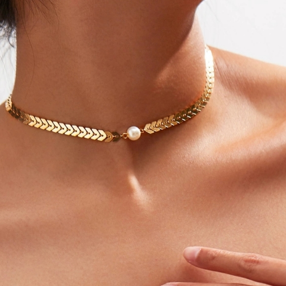 Nikkiwallflower Jewelry - ^Felicia^ Arrow Choker